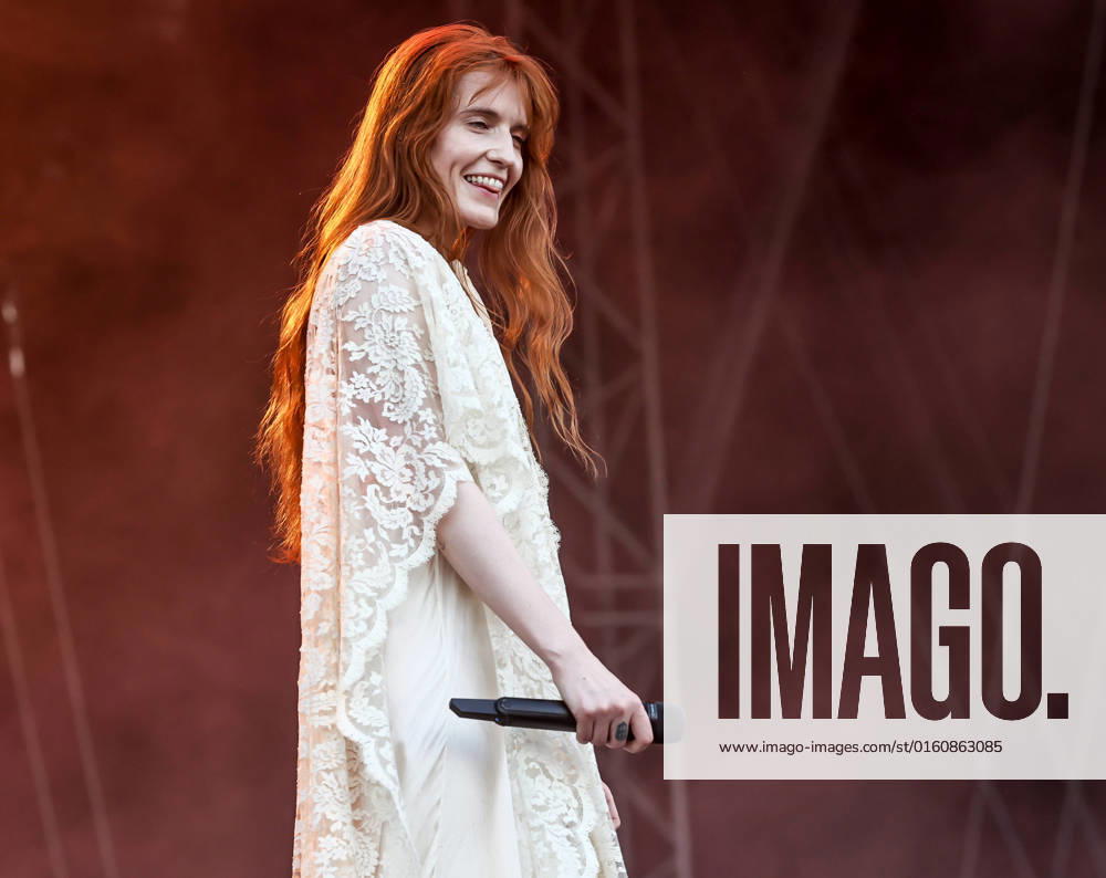 Konzert von FLORENCE + THE MACHINE Tempelhofsounds Festival @ Tempelhofer Feld Berlin FLORENCE + THE MACHINE, Florence Leontine Mary Welch