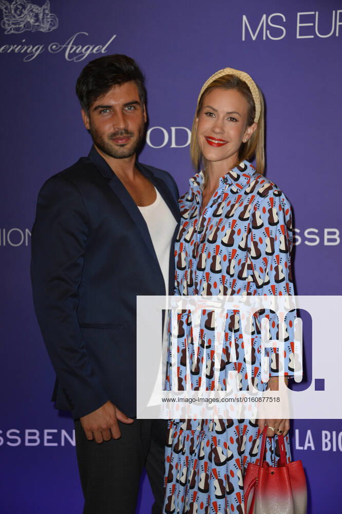 Wolke Hegenbarth mit Partner Oliver Vaid Fashion2Night auf der MS EUROPA 2 Schiff Hamburg 10. Juni 2022