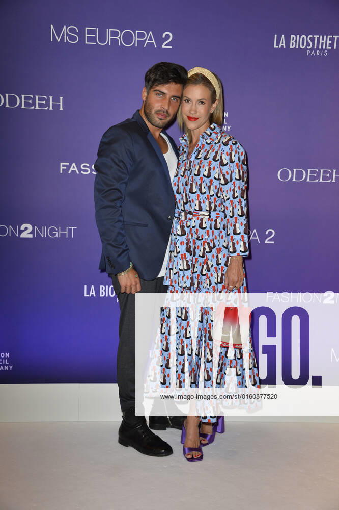 Wolke Hegenbarth mit Partner Oliver Vaid Fashion2Night auf der MS EUROPA 2 Schiff Hamburg 10. Juni 2022