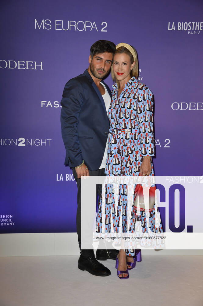 Wolke Hegenbarth mit Partner Oliver Vaid Fashion2Night auf der MS EUROPA 2 Schiff Hamburg 10. Juni 2022