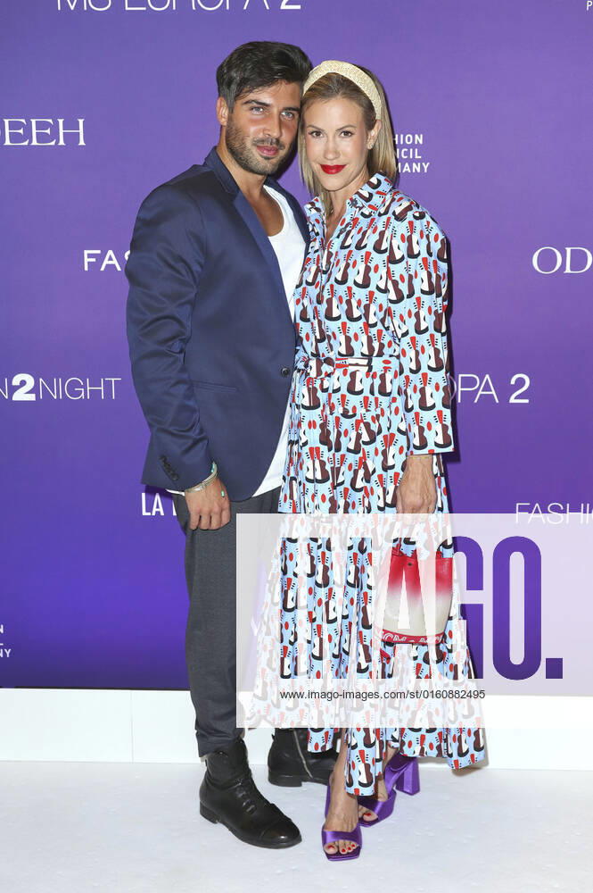 Wolke Hegenbarth mit Partner Oliver Vaid bei der Fashion2Night mit den Fashion Shows von Odeeh und Fassbender mit ihren individuell für MS Europa 2 entworfenen Cruise Collections auf der MS Europa 2. Hamburg