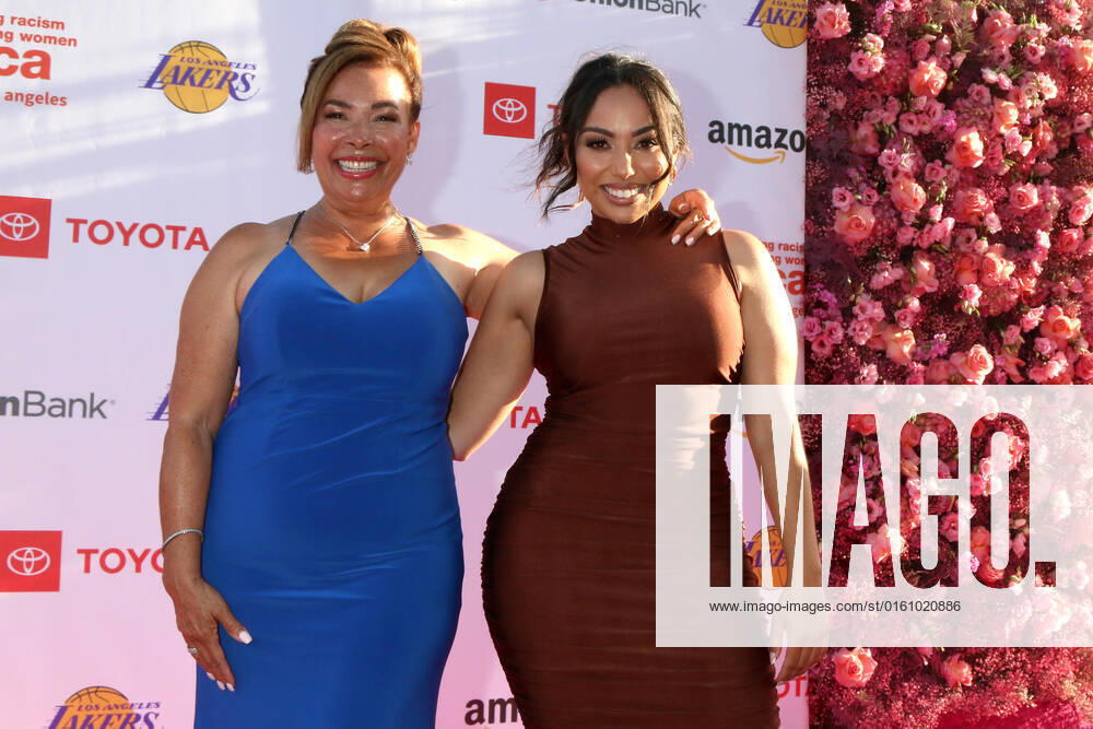 LOS ANGELES - JUN 14: Marabina Jaimes, Danielle Larracuente at the 2022 YWCA Greater Los Angeles Phenomenal Woman Awards at the You Tube Theater on June 14, 2022 in Los Angeles, CA Los Angeles USA - ZUMAnc22 20220614_zaa_nc22_087