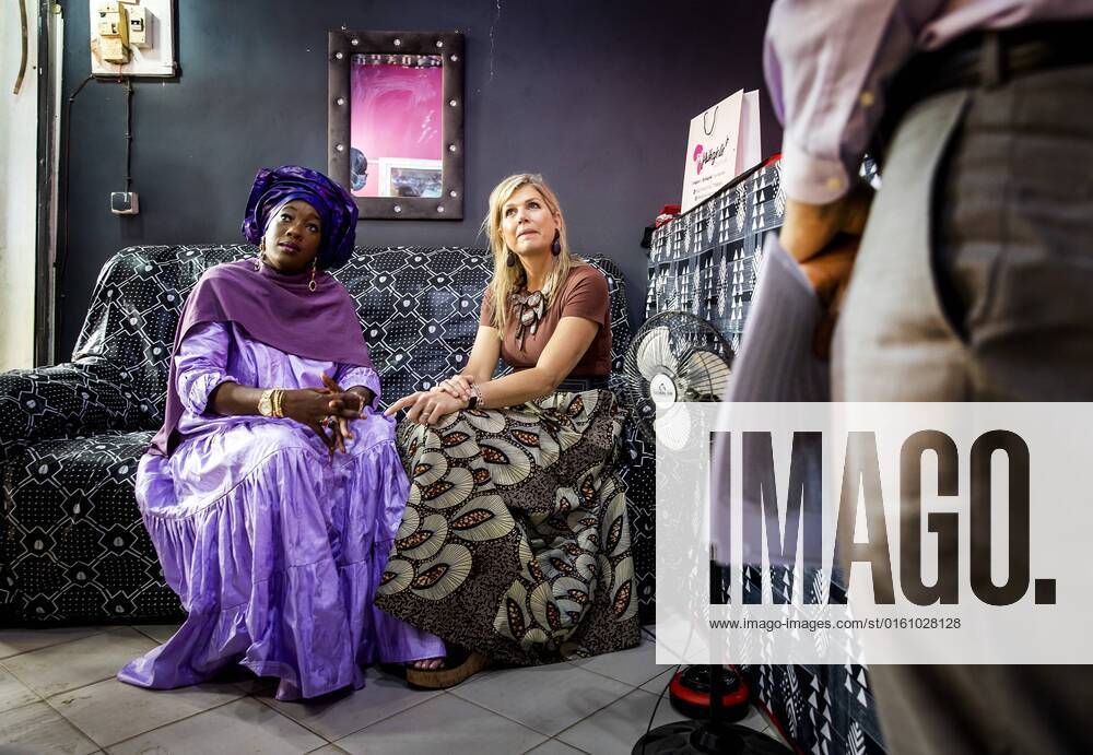 Königin Maxima der Niederlande besucht Senegal 2022-06-15 12:39:12 DAKAR - Queen Maxima during a visit to SudPay, a start-up that offers payment solutions. After Ivory Coast, Maxima visited Senegal in her role as the United Nations Secretary-General s Special Advocate for Inclusive Finance for Development. ANP KOEN VAN WEEL netherlands out - belgium out