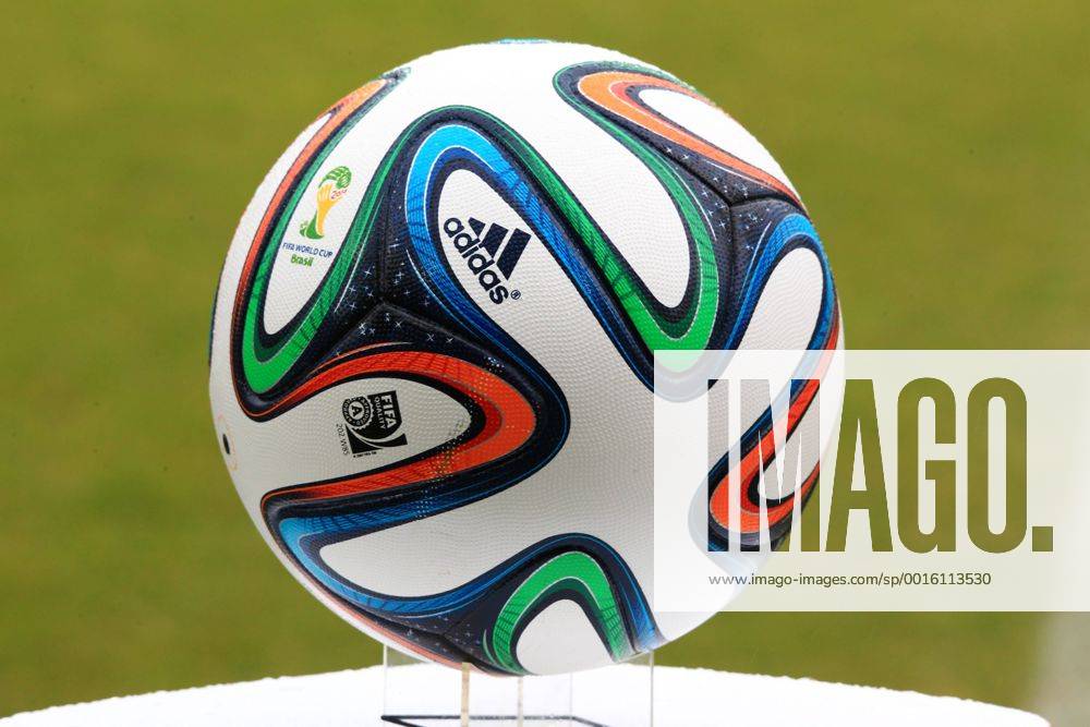 Bild zeigt den Adidas Brazuca. Der Offizielle Ball der FIFA Fussball WM 2014