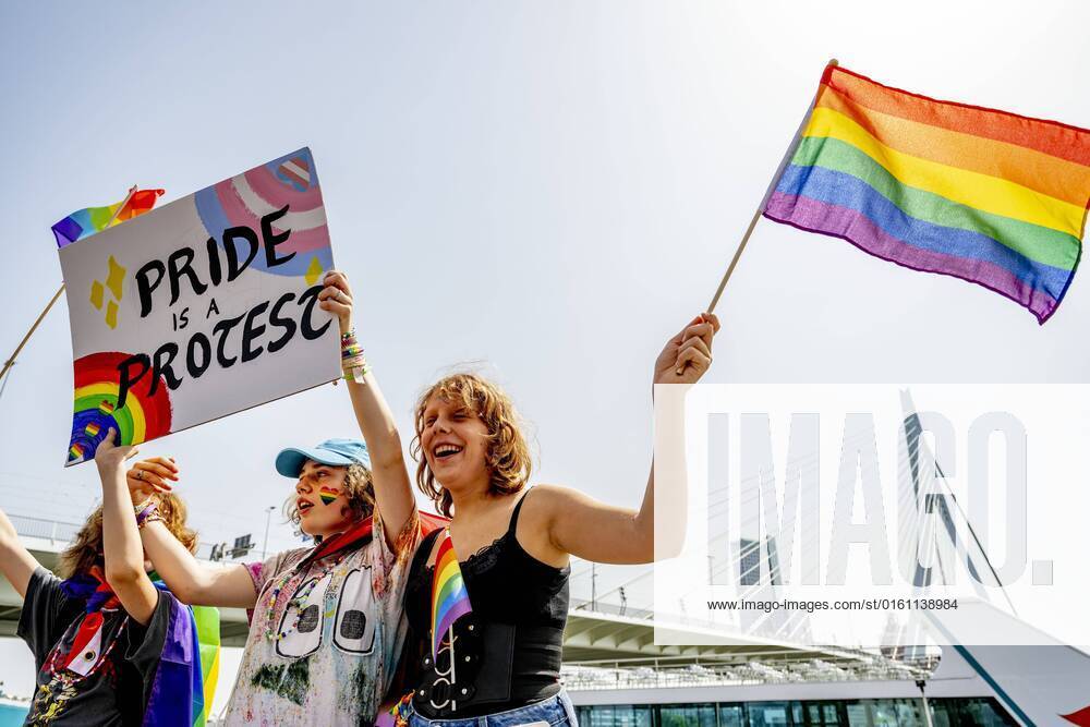 2022-06-18 11:53:22 ROTTERDAM - The Pride March traditionally moves through the city during Pink Saturday. This year s event will be held in Rotterdam with a march, information market and performances that reflect on the emancipation of the LGBTQ+ community. ANP ROBIN UTRECHT netherlands out - belgium out