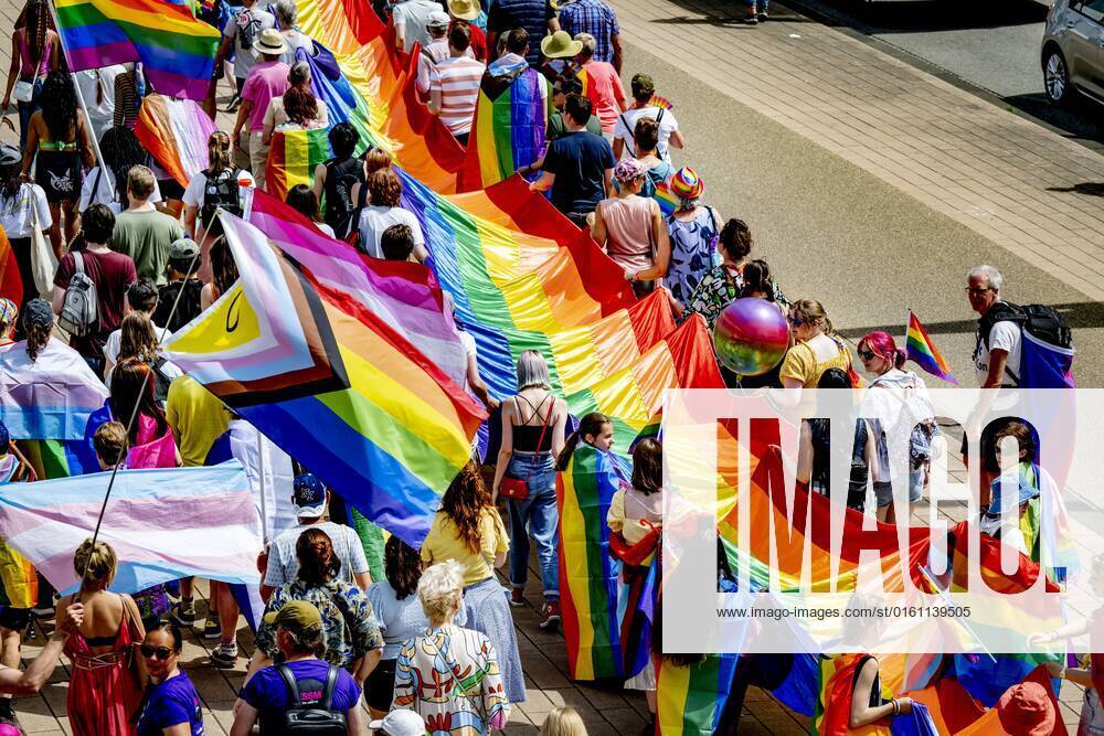 2022-06-18 12:34:57 ROTTERDAM - The Pride March traditionally moves through the city during Pink Saturday. This year s event will be held in Rotterdam with a march, information market and performances that reflect on the emancipation of the LGBTQ+ community. ANP ROBIN UTRECHT netherlands out - belgium out