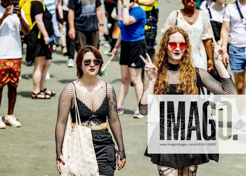 2022-06-18 13:21:37 ROTTERDAM - The Pride March traditionally moves through the city during Pink Saturday. This year s event will be held in Rotterdam with a march, information market and performances that reflect on the emancipation of the LGBTQ+ community. ANP ROBIN UTRECHT netherlands out - belgium out
