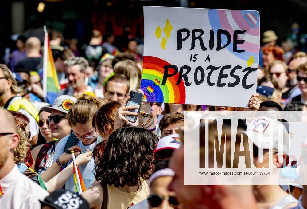 2022-06-18 11:39:50 ROTTERDAM - The Pride March traditionally moves through the city during Pink Saturday. This year s event will be held in Rotterdam with a march, information market and performances that reflect on the emancipation of the LGBTQ+ community. ANP ROBIN UTRECHT netherlands out - belgium out