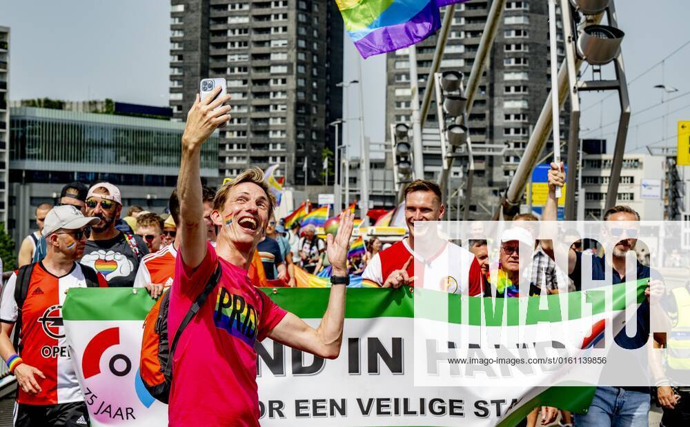 2022-06-18 12:23:06 ROTTERDAM - The Pride March traditionally moves through the city during Pink Saturday. This year s event will be held in Rotterdam with a march, information market and performances that reflect on the emancipation of the LGBTQ+ community. ANP ROBIN UTRECHT netherlands out - belgium out