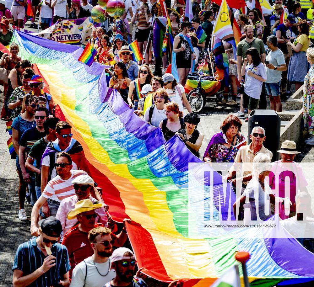 2022-06-18 12:11:20 ROTTERDAM - The Pride March traditionally moves through the city during Pink Saturday. This year s event will be held in Rotterdam with a march, information market and performances that reflect on the emancipation of the LGBTQ+ community. ANP ROBIN UTRECHT netherlands out - belgium out