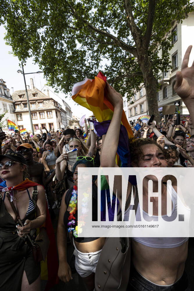Marche des Fiertes LGBT+ a Strasbourg NEWS: Marche des Fiertes LGBT+, Strasbourg - 18-06-2022 ElyxandroCegarra Panoramic