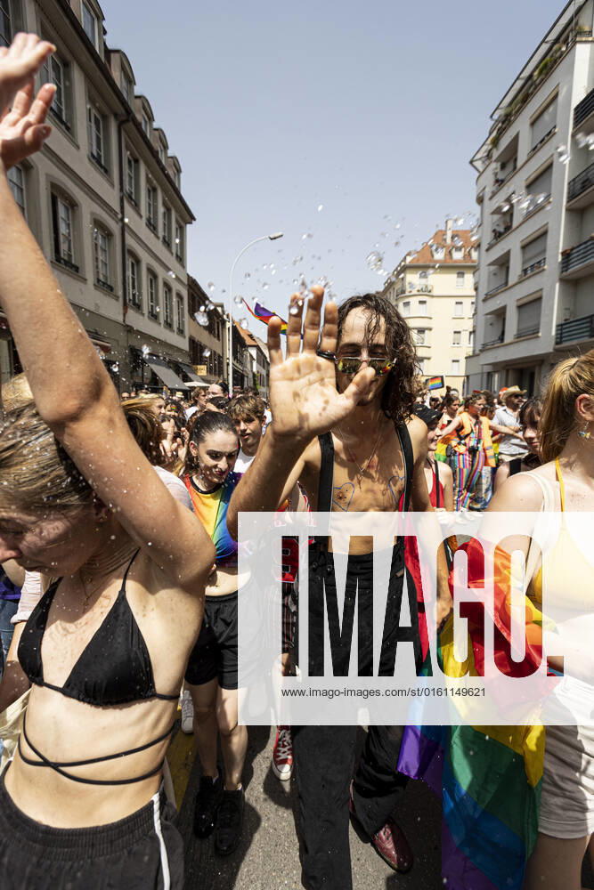 Marche des Fiertes LGBT+ a Strasbourg NEWS: Marche des Fiertes LGBT+, Strasbourg - 18-06-2022 ElyxandroCegarra Panoramic