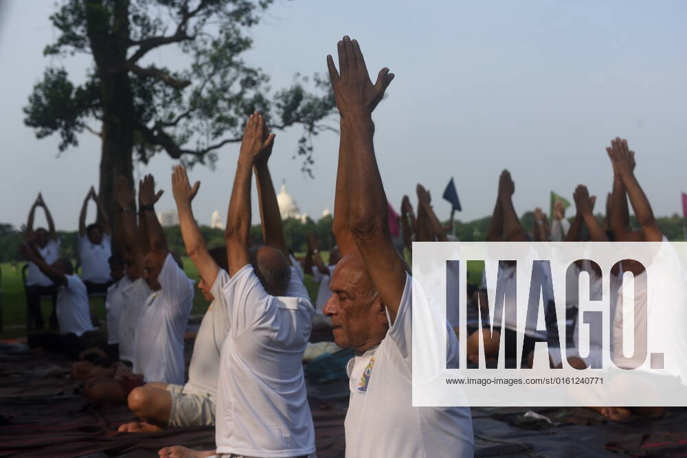 June 21, 2022, Kolkata, India: Military are seen practicing yoga during massive yoga session as part of the celebration of the International Yoga Day. on June 21, 2022 in Kolkata, India. Kolkata India - ZUMAe321 20220621_zia_e321_002