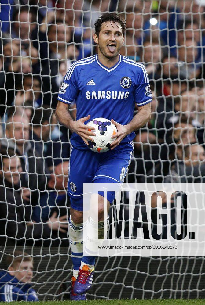 Frank Lampard of Chelsea celebrates scoring during the Barclays Premier League match between Chelsea and Stoke City at Emirates Stadium in London, Britain on April 5, 2014. Chelsea won 3-0. (Xinhua Wang Lili) FOR . NOT FOR SALE FOR MARKETING OR ADVERTISING CAMPAIGNS. NO USE WITH UNAUTHORIZED AUDIO, VIDEO, DATA, FIXTURE LISTS, CLUB LEAGUE LOGOS OR LIVE SERVICES. ONLINE IN-MATCH USE LIMITED TO 45 IMAGES, NO VIDEO EMULATION. NO USE IN BETTING, GAMES OR SINGLE CLUB LEAGUE PLAYER PUBLICATIONS. (SP)BRITAIN-LONDON-SOCCER-PREMIER LEAGUE-CHELSEA VS STOKE CITY
