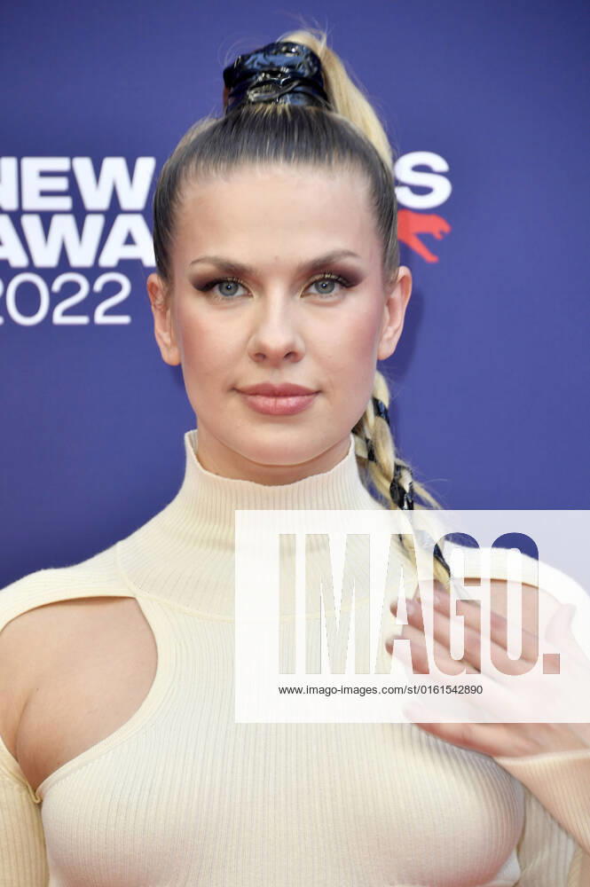 Zsa Zsa Inci Bürkle bei der Verleihung der Bunte New Faces Awards Film 2022 im Delphi Filmpalast. Berlin