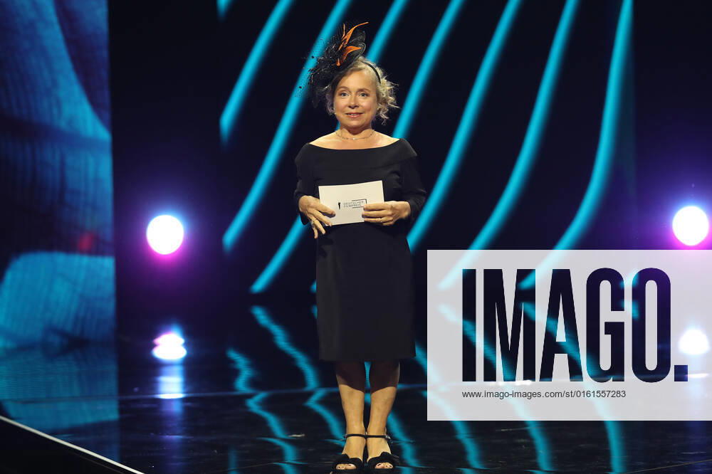 Deutscher Filmpreis 2022 Laudatorin BESUCHERSTÄRKSTER FILM ChrisTine Urspruch bei der Verleihung der Lola - Deutscher Filmpreis 2022 im Palais am Funkturm in Berlin 24.06.2022