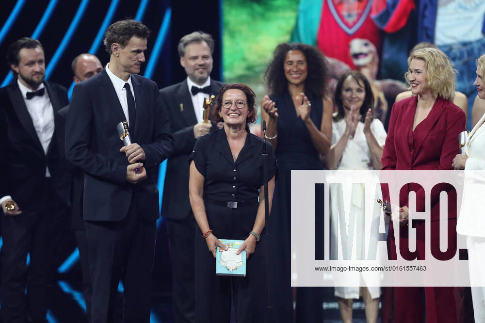 Deutscher Filmpreis 2022 Preisträger:in BESUCHERSTÄRKSTER FILM DIE SCHULE DER MAGISCHEN TIERE bei der Verleihung der Lola - Deutscher Filmpreis 2022 im Palais am Funkturm in Berlin 24.06.2022
