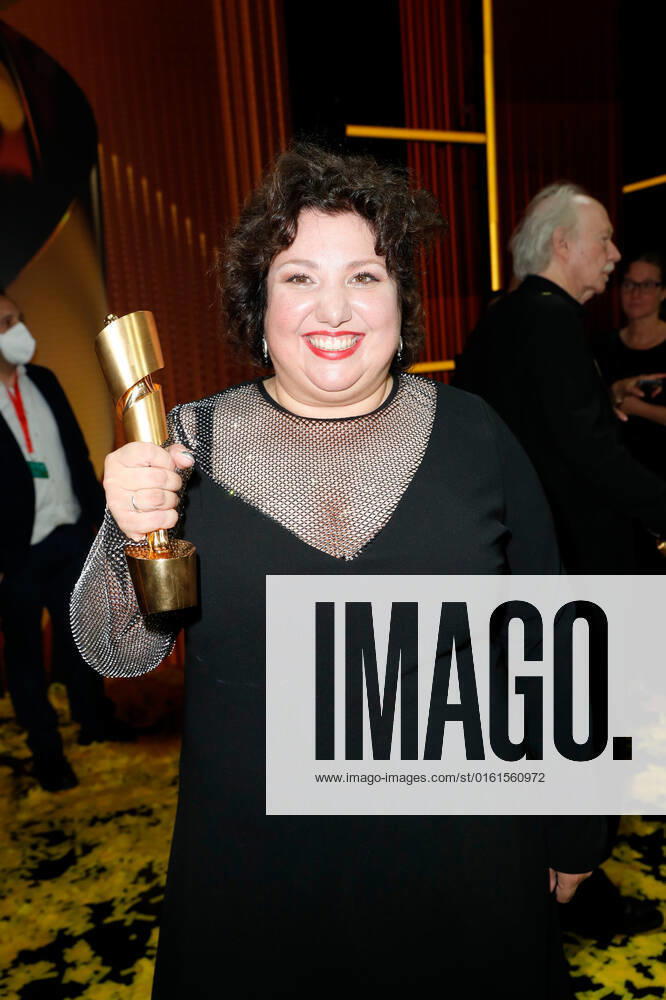 Deutscher Filmpreis 2022 Meltem Kaptan auf der Party bei der Verleihung der Lola - Deutscher Filmpreis 2021 im Palais am Funkturm in der Messe Berlin.