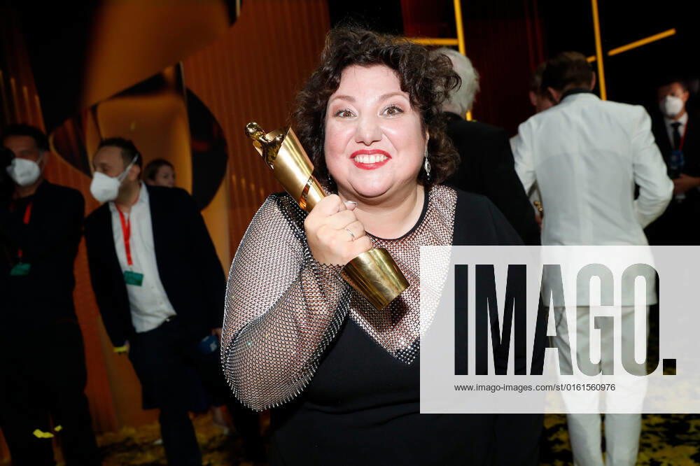 Deutscher Filmpreis 2022 Meltem Kaptan auf der Party bei der Verleihung der Lola - Deutscher Filmpreis 2021 im Palais am Funkturm in der Messe Berlin.