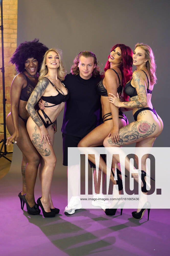 Josy Black, Fiona Fuchs, Ron Bielecki, Micaela Schäfer und Hanna Secret beim Venus 2022 Kampagnen-Shooting im Inclover Studio. Berlin