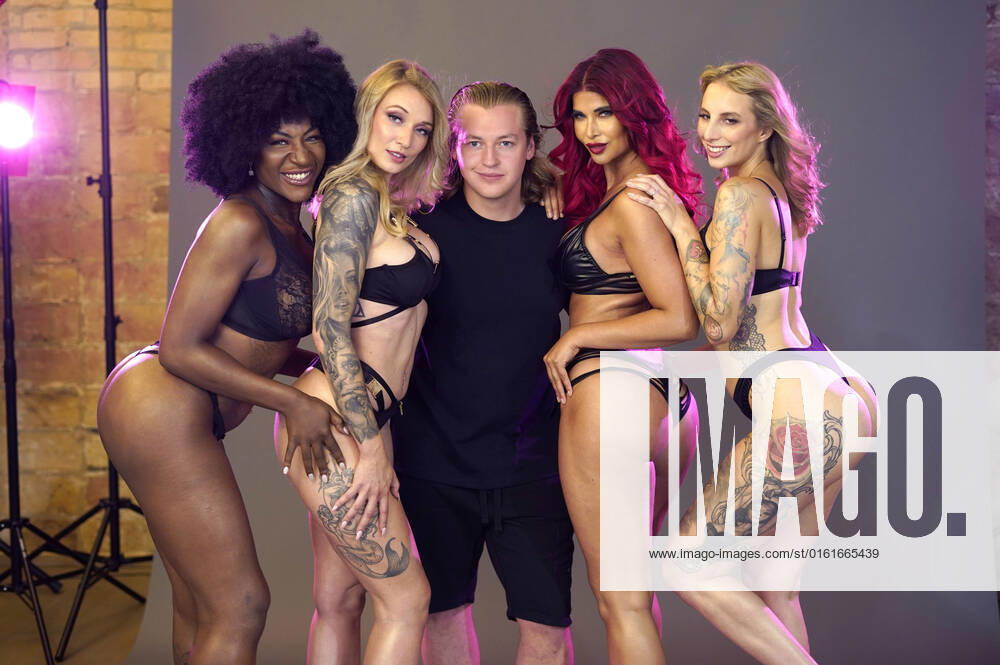 Josy Black, Fiona Fuchs, Ron Bielecki, Micaela Schäfer und Hanna Secret beim Venus 2022 Kampagnen-Shooting im Inclover Studio. Berlin