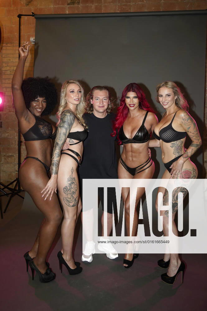 Josy Black, Fiona Fuchs, Ron Bielecki, Micaela Schäfer und Hanna Secret beim Venus 2022 Kampagnen-Shooting im Inclover Studio. Berlin