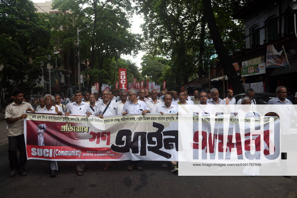 June 29, 2022, Kolkata, India: Social Unity Center of India (SUCI) Activists take part during Mass Law Violation rally against the Central Government s new radical schemes. They also protested against the State Government s inability to recruit the vacant positions in the government sectors like health, education. This protest led to a severe clash between the police personnel and protesters. on June 29, 2022 in Kolkata, India. ( Sukhomoy_Sen Eyepix Group Kolkata India - ZUMAe321 20220629_zia_e321_008