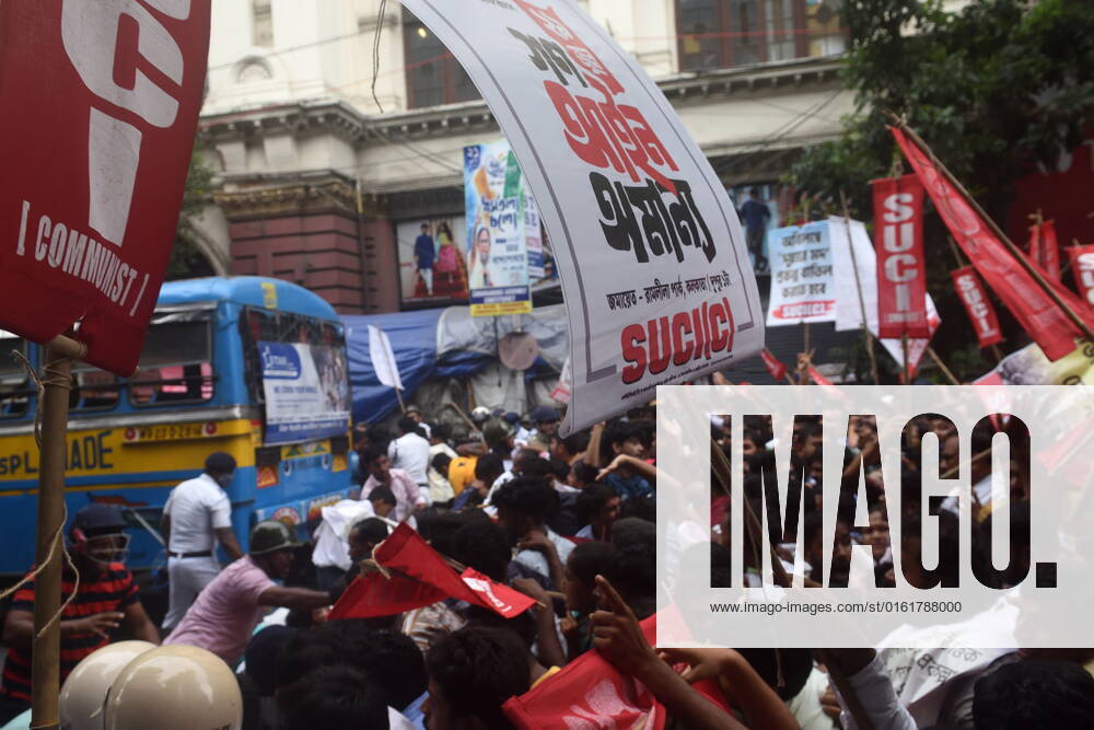 June 29, 2022, Kolkata, India: Social Unity Center of India (SUCI) Activists take part during Mass Law Violation rally against the Central Government s new radical schemes. They also protested against the State Government s inability to recruit the vacant positions in the government sectors like health, education. This protest led to a severe clash between the police personnel and protesters. on June 29, 2022 in Kolkata, India. ( Sukhomoy_Sen Eyepix Group Kolkata India - ZUMAe321 20220629_zia_e321_009