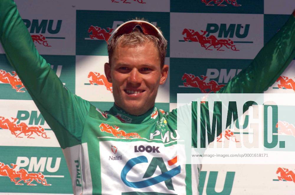 Thor Hushovd (Norwegen Credit Agricole) bei der Siegerehrung im grünen Trikot des punktbesten Fahrers - Radsport Herren Tour de France 2005, ProTour, Straßenradsport, Straße, Rad, Bergetappe, Einzelbild 12. Etappe: Briancon - Digne les Bains Freude,