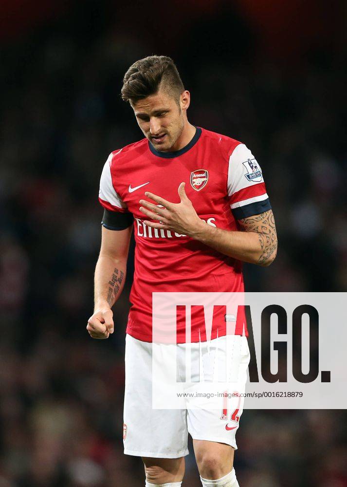 Arsenal s Olivier Giroud looks on dejected Arsenal vs West Ham United- Barclays Premier League - Emirates Stadium - London - England - 15 04 2014 - Pic David Klein Sportimage .