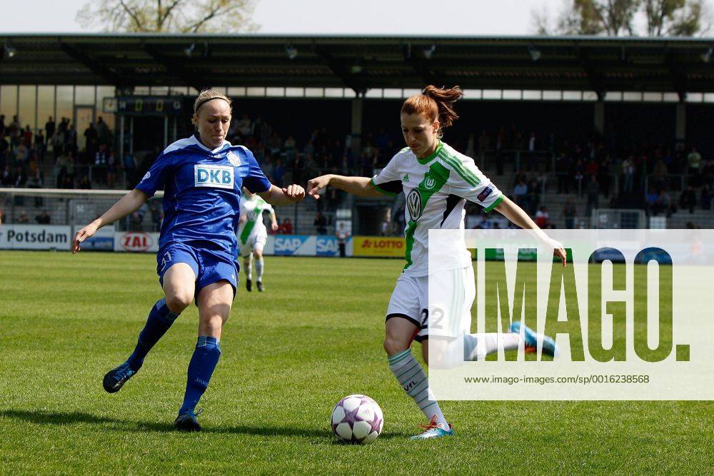 Fussball, Frauen Champions-League, 1. FFC Turbine Potsdam - VfL Wolfsburg, v.li.: Pauline Bremer (1. FFC Turbine Potsdam) im Zweikampf, Duell, duel, tackle mit Verena Faißt (VfL Wolfsburg)