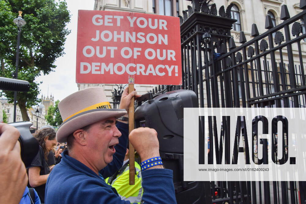 Anti-Brexit activist STEVE BRAY celebrates outside Downing Street as Boris Johnson announces his resignation. London United Kingdom - ZUMAv130 20220707_zip_v130_010