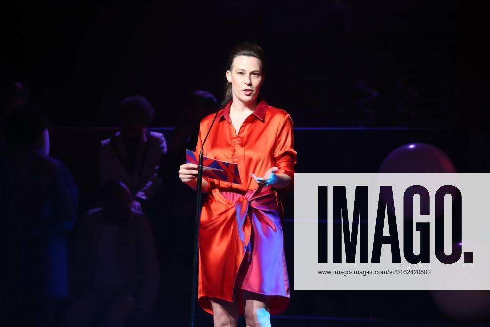 Grafenegg NÖ, Österreichischer Filmpreis 2022, Verleihungsgala d. Akademie des Österreichischen Films im Bild: Clara Stern, -a d Bühne, Österreichischer Filmpreis 2022
