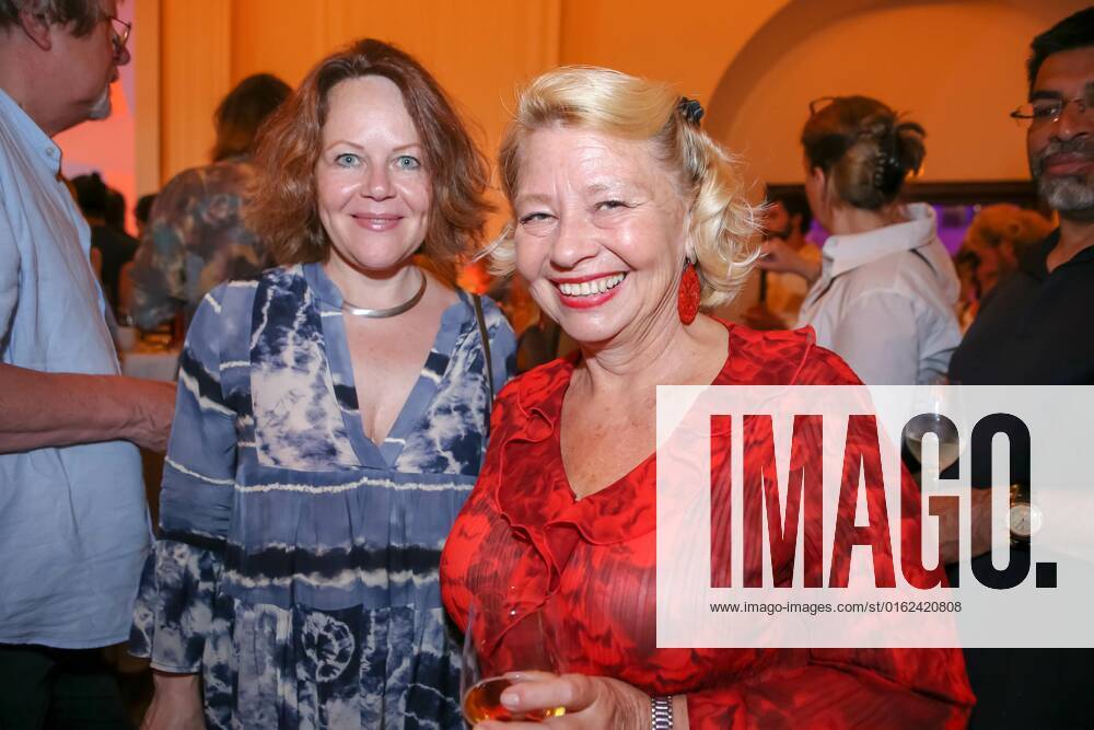 Grafenegg NÖ, Österreichischer Filmpreis 2022, Verleihungsgala d. Akademie des Österreichischen Films im Bild: Margarete Tiesel, Eva Spreitzhofer, Österreichischer Filmpreis 2022