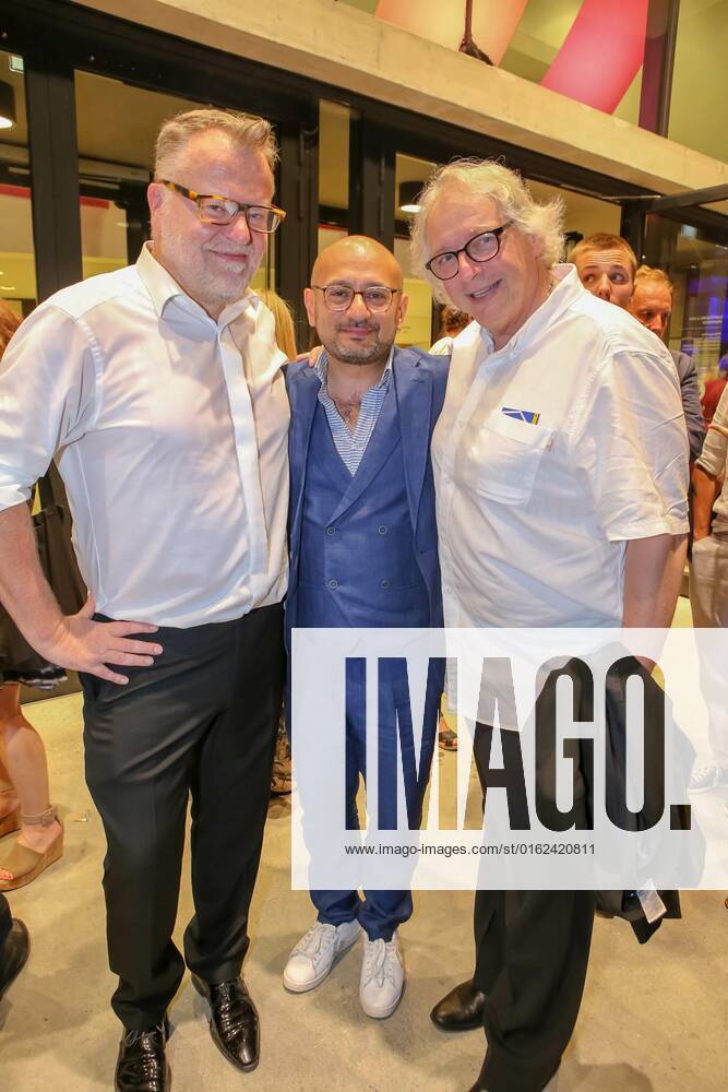 Grafenegg NÖ, Österreichischer Filmpreis 2022, Verleihungsgala d. Akademie des Österreichischen Films im Bild: Stefan Ruzowitzky, Arash T. Riahi, Danny Krausz -Dor Film, Österreichischer Filmpreis 2022
