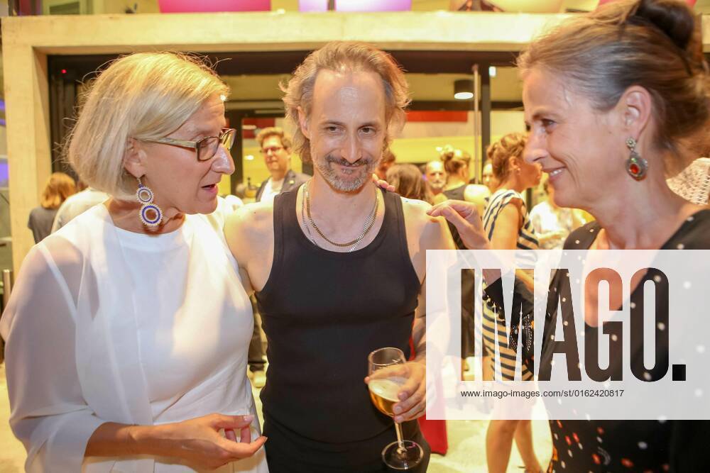 Grafenegg NÖ, Österreichischer Filmpreis 2022, Verleihungsgala d. Akademie des Österreichischen Films im Bild: Michael Ostrowski, Landeshauptfrau Johanna Mikl-Leitner, Mercedes Echerer, Österreichischer Filmpreis 2022