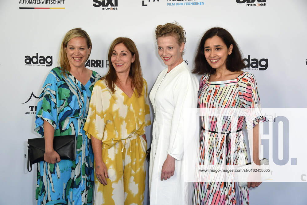 Anne Haug, Ulrike C. Tscharre, Patrycia Ziolkowska, Dorka Gryllus bei der Ankunft zum Produzentenfest der Produzentenallianz im Tipi am Kanzleramt in Berlin am 07.07.2022