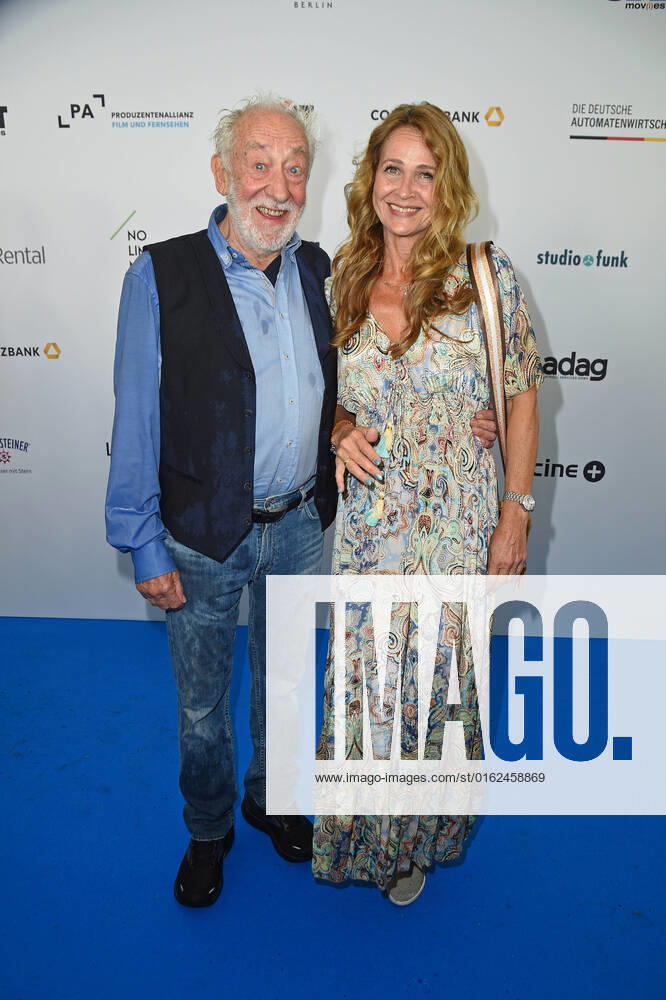 Dieter Hallervorden mit Ehefrau Christiane Zander bei der Ankunft zum Produzentenfest der Produzentenallianz im Tipi am Kanzleramt in Berlin am 07.07.2022