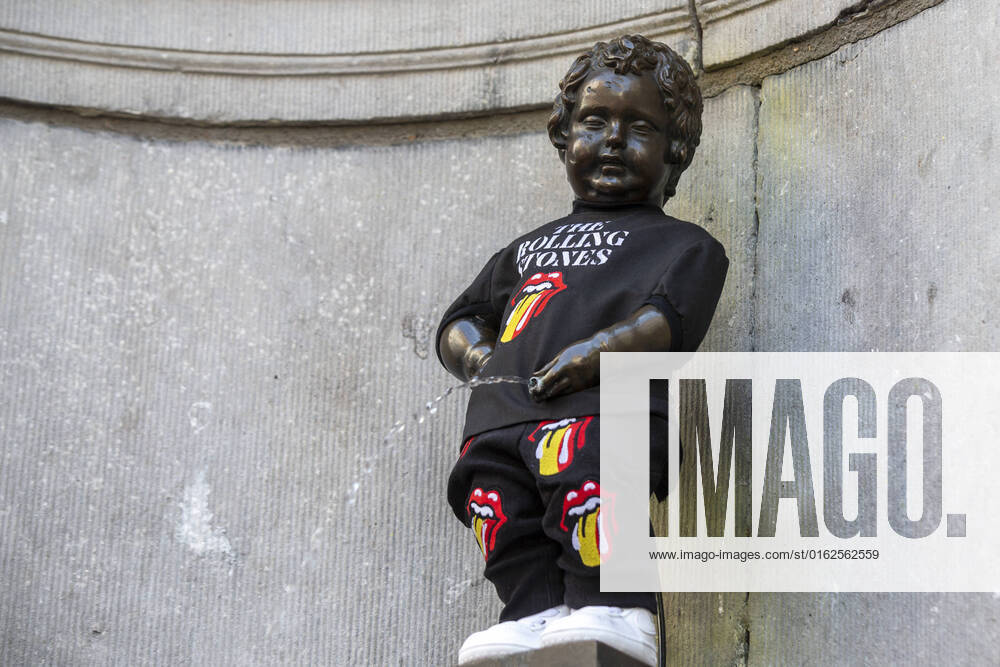 Illustration picture shows a ceremony for the presentation of a Rolling Stones costume for the iconic Manneken Pis statue in the city center of Brussels, Saturday 09 July 2022. On Monday 11 July, the Rolling Stones perform in Brussels, as part of their Sixty Tour . NICOLASxMAETERLINCK 37149395