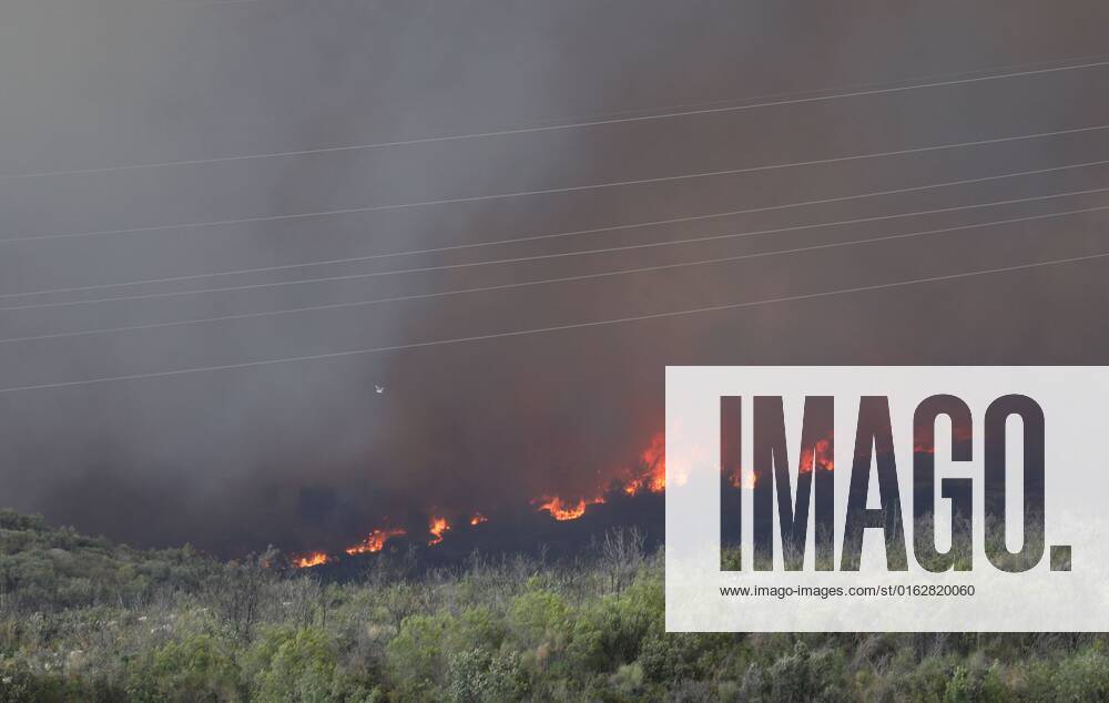 (220713) -- ZATON (CROATIA), July 13, 2022 -- Flames and heavy smoke are seen in Zaton, Croatia, on July 13, 2022. ( via Xinhua) CROATIA-ZATON-FIRE DuskoxJaramaz PIXSELL