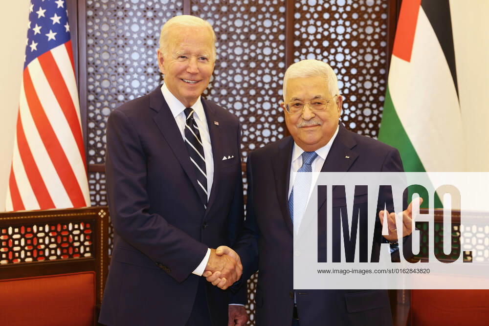 Bethlehem, West Bank, Palestinian Territory: US President Joe Biden is received by Palestinian president Mahmud Abbas during a welcome ceremony at the Palestinian Muqataa Presidential Compound in the city of Bethlehem in the West Bank on July 15, 2022 Bethlehem Palestinian Territory - ZUMAap3_ 20210119_zaf_ap3_106