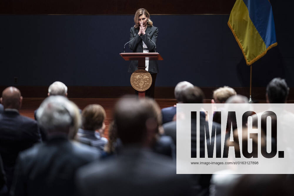Washington, DC - July 20 : Olena Zelenska, spouse of Ukrainian s President Volodymyr Zelenskyy, delivers remarks about Ukraines defense against Russia s invasion to members of Congress on Capitol Hill on Wednesday, July 20, 2022 in Washington, DC Washington USA - ZUMAs152 20220720_zaa_s152_027
