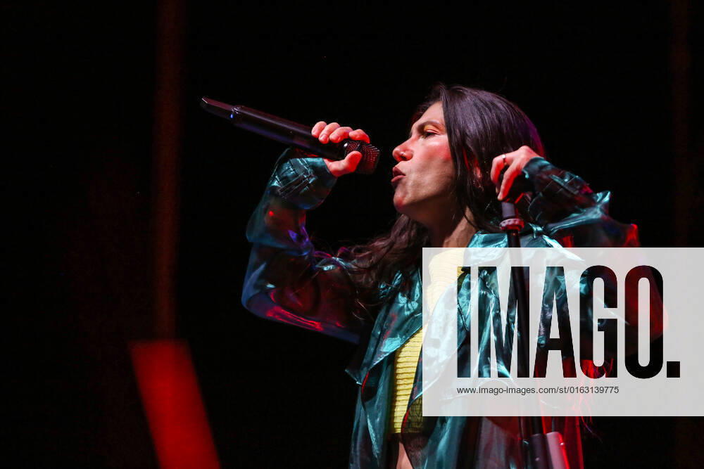 Elisa performs on stage at Aqualand - Vasto during Elisa del Back To The Future Live Tour , Italian singer Music Concert in Vasto, Italy, July 20 2022