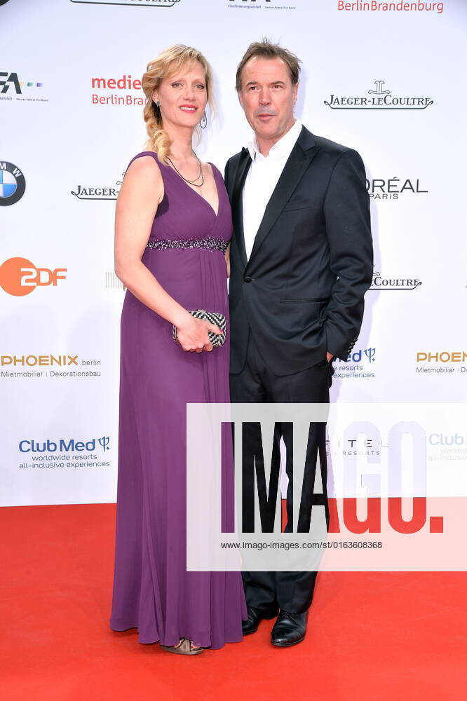 Verleihung des DEUTSCHEN FILMPREISES Anna Schudt und Sebastian Koch bei der Ankunft zu der Verleihung des DEUTSCHEN FILMPREISES (Lola) im Palais am Funkturm in Berlin. Berlin