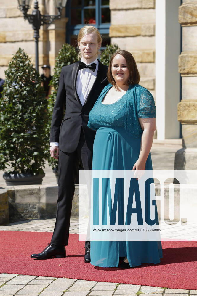 Ricarda Lang mit Partner Florian Wilsch bei der Eröffnung der Richard-Wagner-Festspiele 2022 mit der Neuinszenierung von Richard Wagners Tristan und Isolde im Bayreuther Festspielhaus. Bayreuth