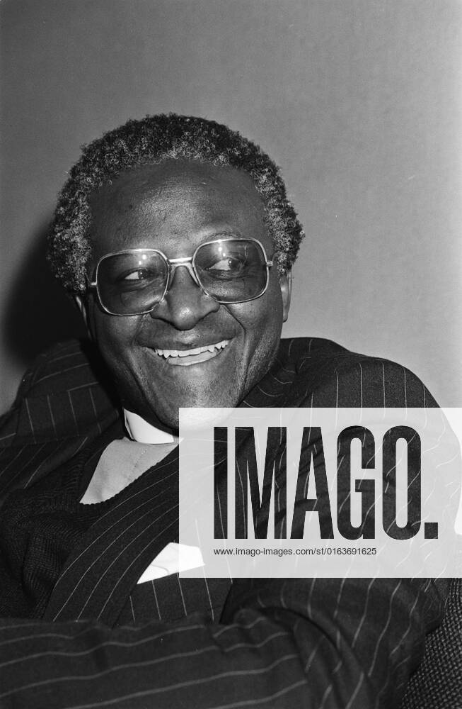 Anefo photo collection. Arrival SG South African Council of Churches, Desmond Tutu at Schiphol, after invitation Dutch Council of Churches, Desmond Tutu. March 19, 1981