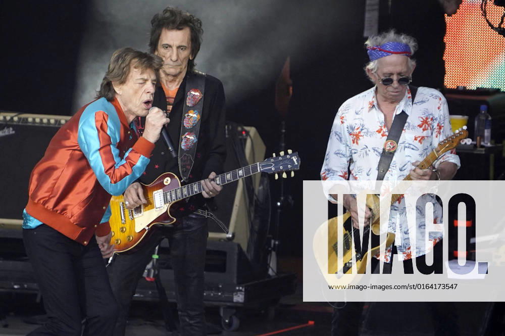 Bilder des Jahres 2022, Entertainment 08 August Entertainment Themen der Woche KW31 Mick Jagger, Ron Wood und Keith Richards von den Rolling Stones live beim Abschlusskonzert der Sixty Tour in der Waldbühne. Berlin