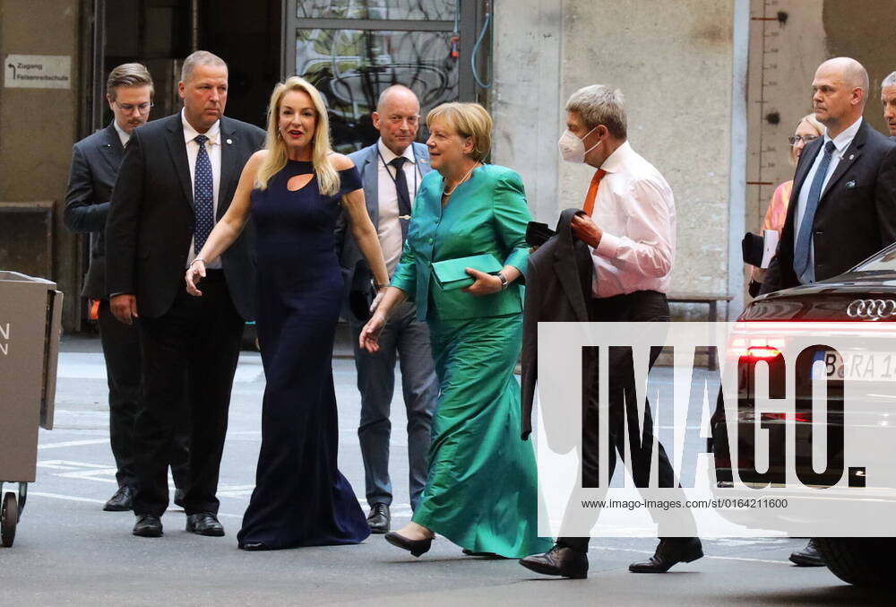 Angela MERKEL bei den Salzburger Festspielen Salzburg, 04. 08. 2022 Angela MERKEL bei den Salzburger Festspielen Premiere von Il barbiere di Siviglia