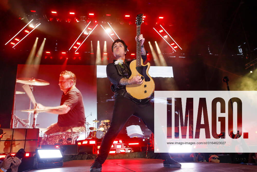 Bilder des Jahres 2022, Entertainment 08 August Entertainment Themen der Woche KW31 August 6, 2022, San Francisco, CA, USA: Green Day - Billie Joe Armstrong performs during the 2022 Outside Lands Music and Arts Festival at Golden Gate Park on August 05, 2022 in San Francisco, California. San Francisco USA - ZUMAs181 20220806_zea_s181_020