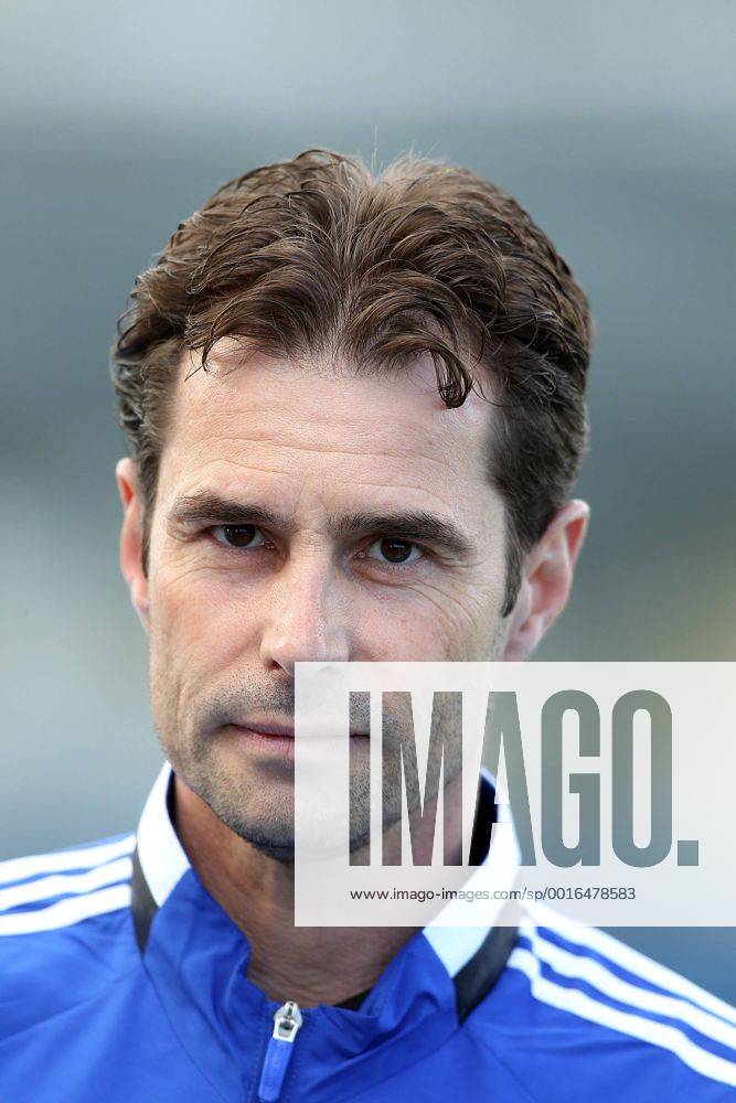 Fussball, Frauen Champions-League, Tyresö FF - VfL Wolfsburg, v.li.: Trainer Ralf Kellermann (VfL Wolfsburg) Portrait Einzelbild vor dem Spiel